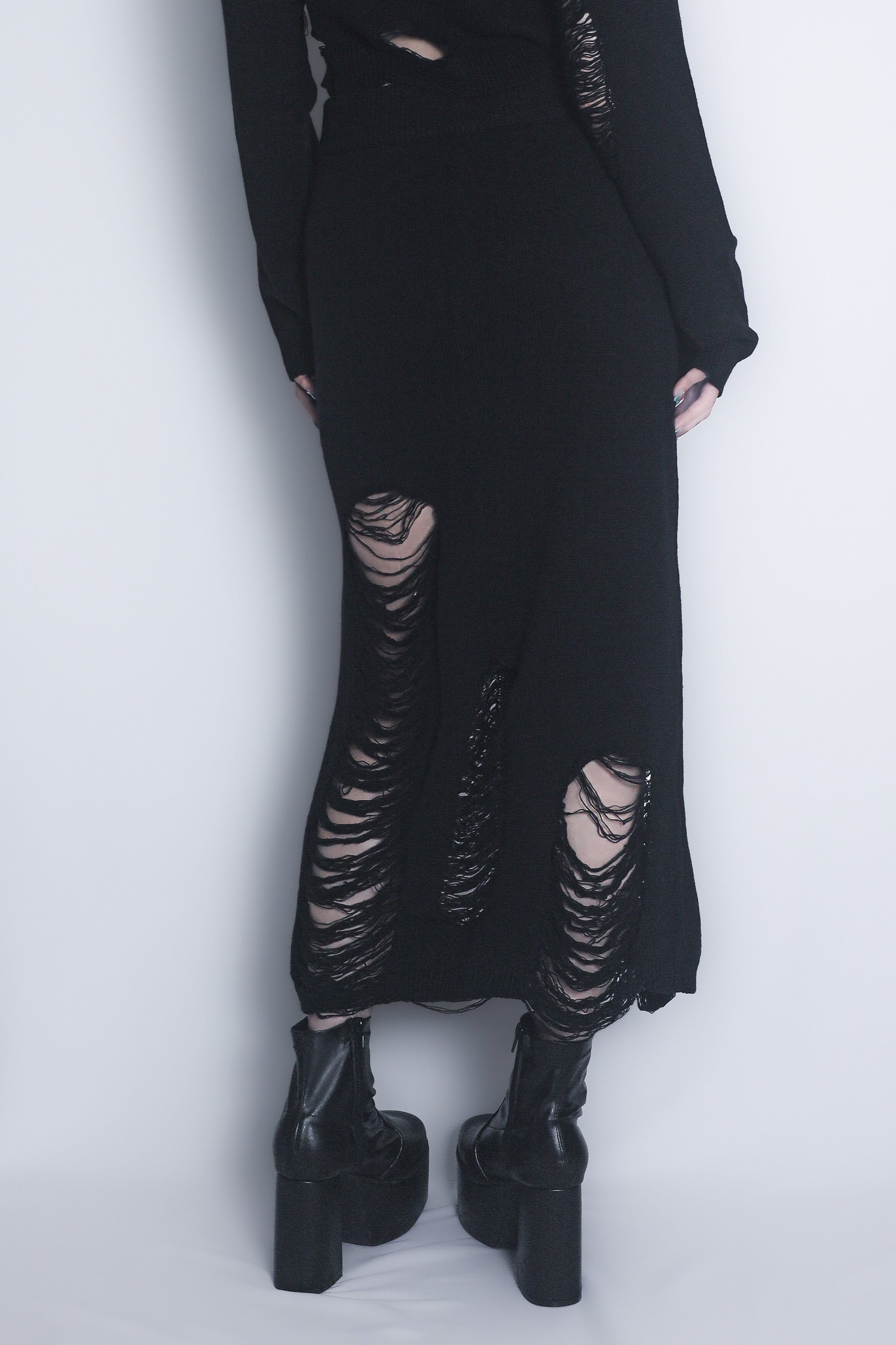 ダメージニットスカート