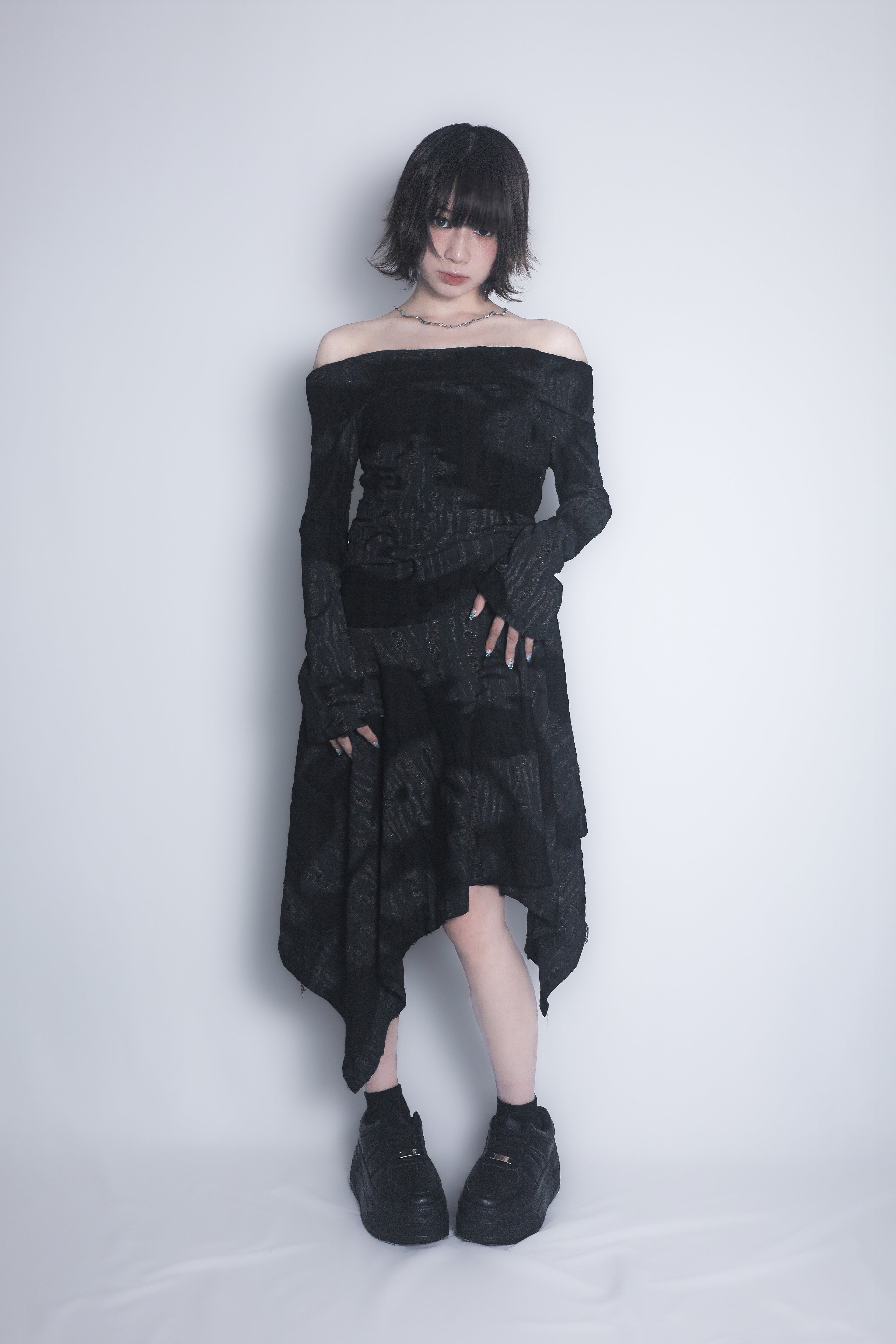 オフショルダーダメージワンピース