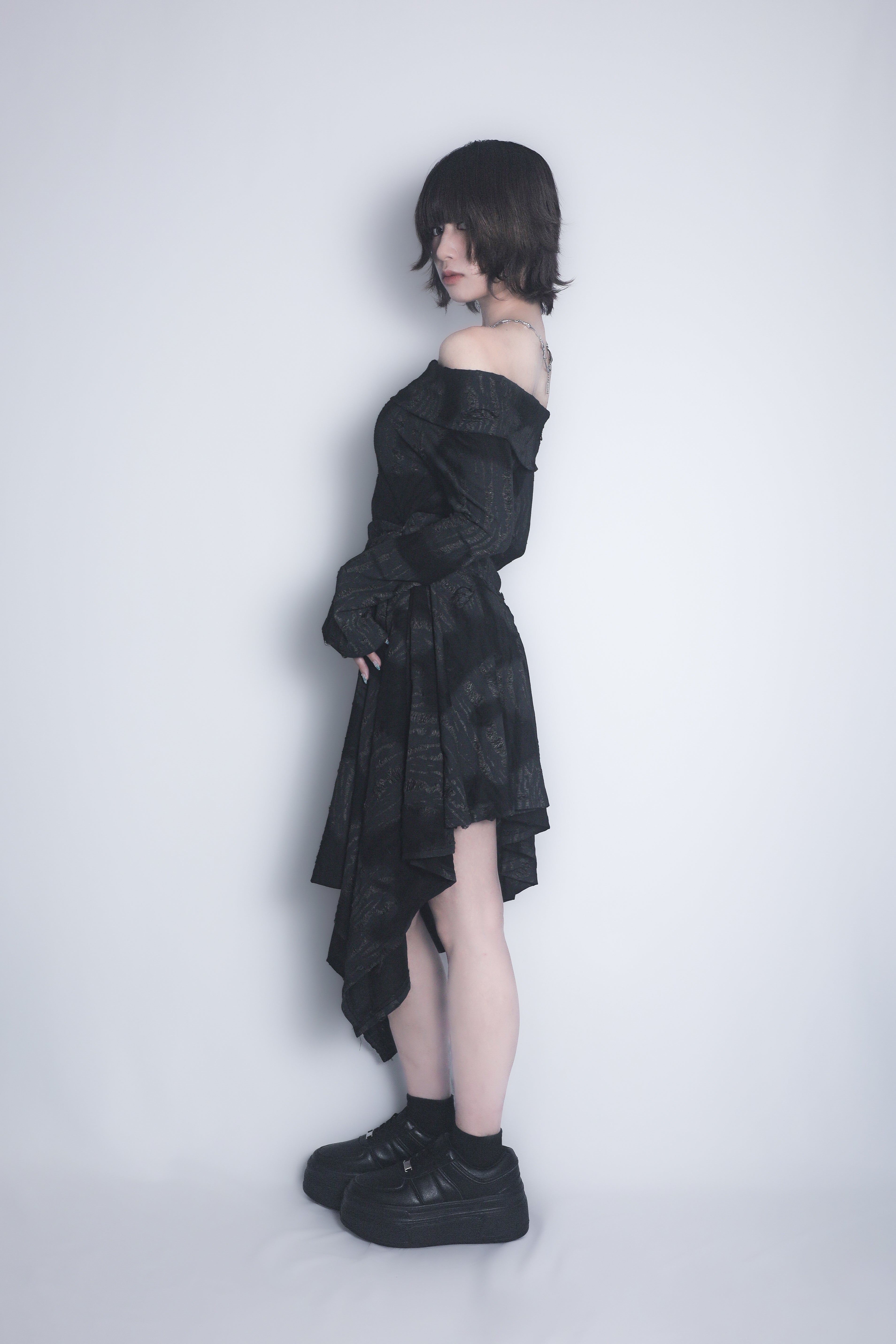 オフショルダーダメージワンピース