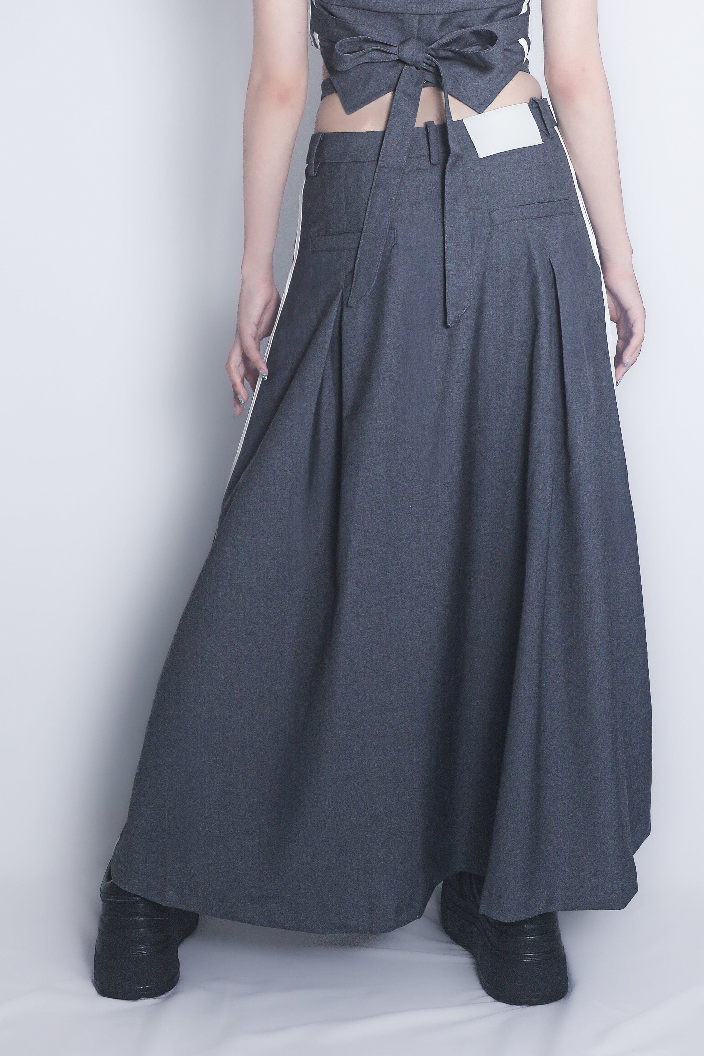 サイドラインフレアスカート