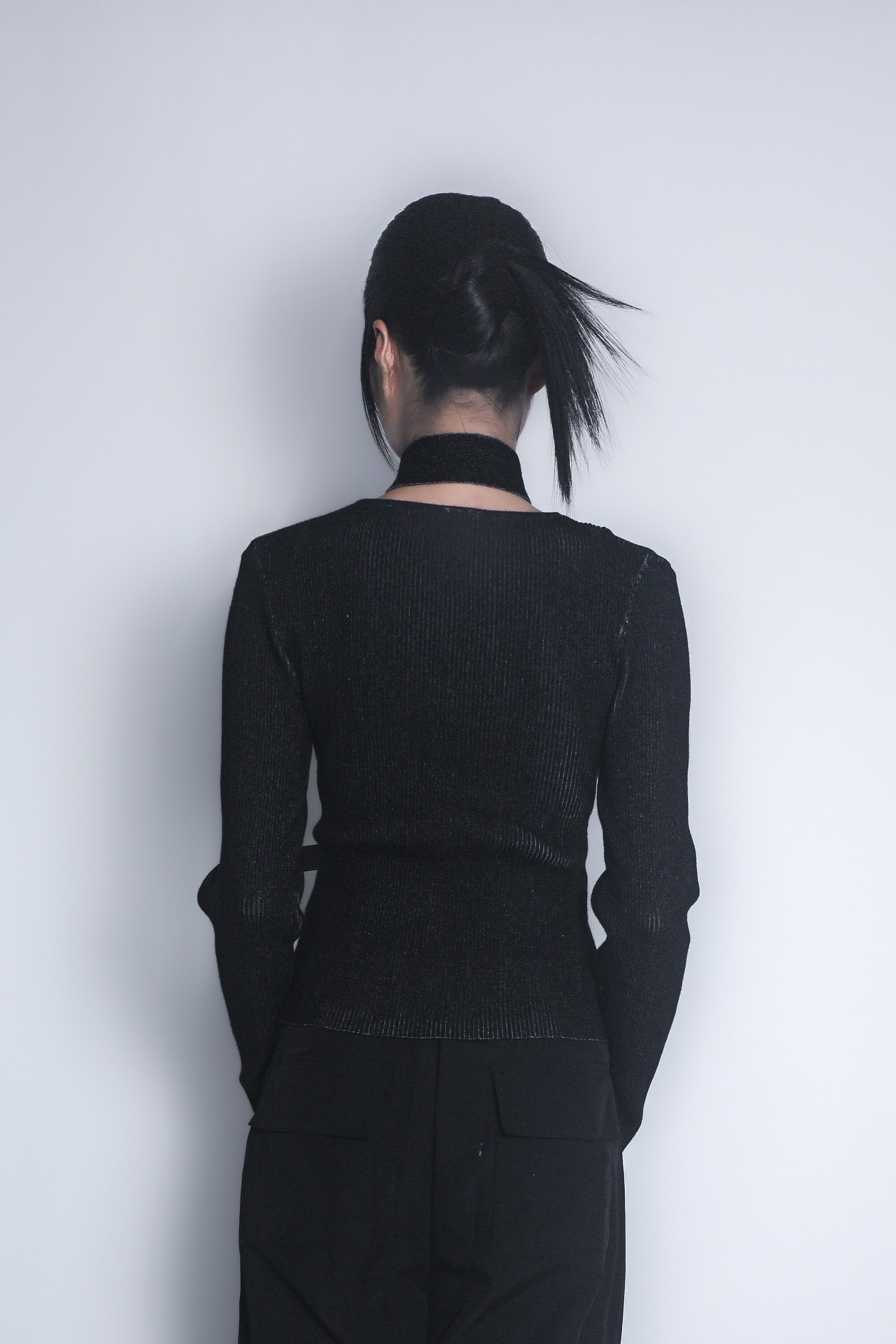 カットアウトニットトップス