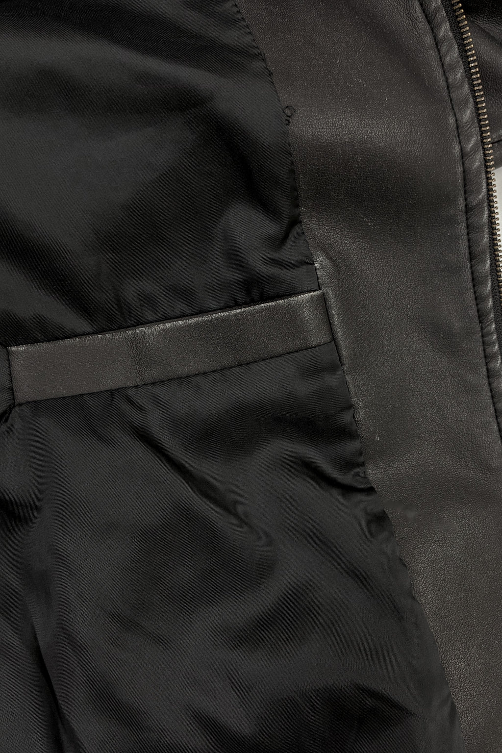 レザーフーディジャケット