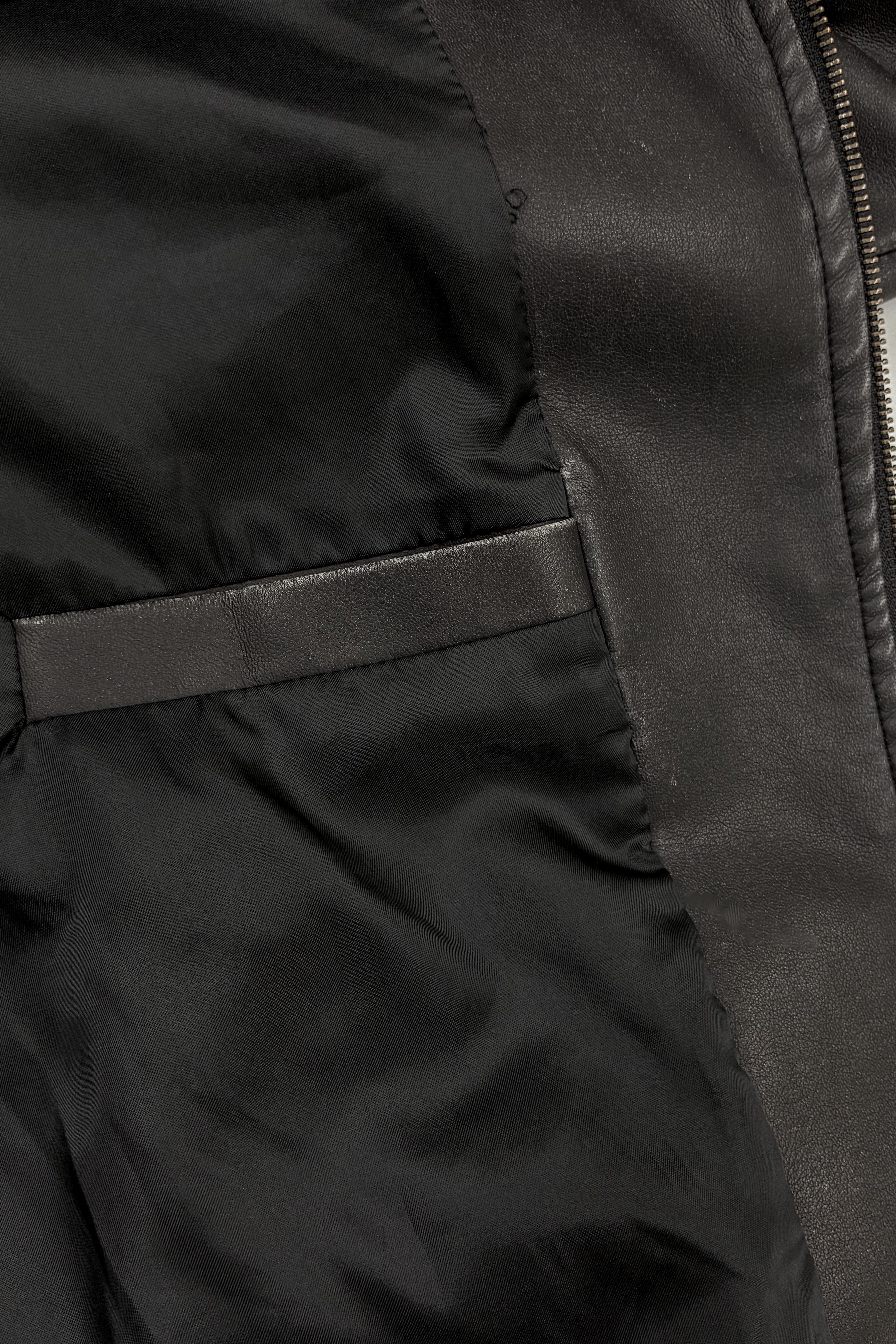 レザーフーディジャケット