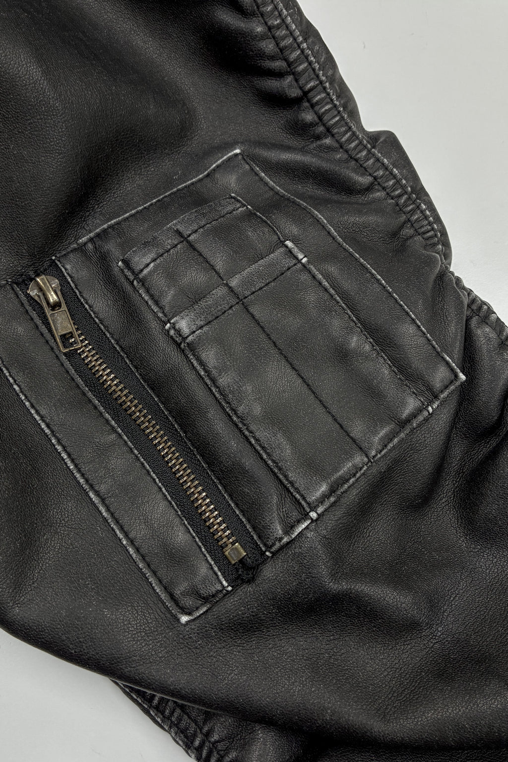 レザーフーディジャケット