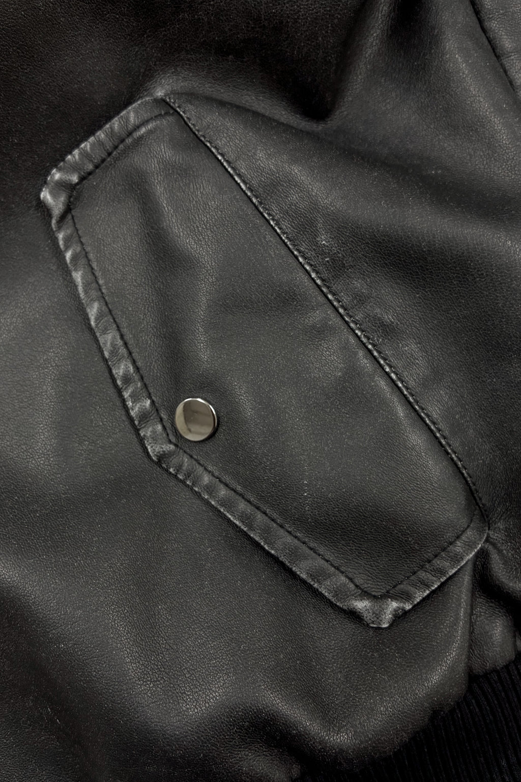 レザーフーディジャケット