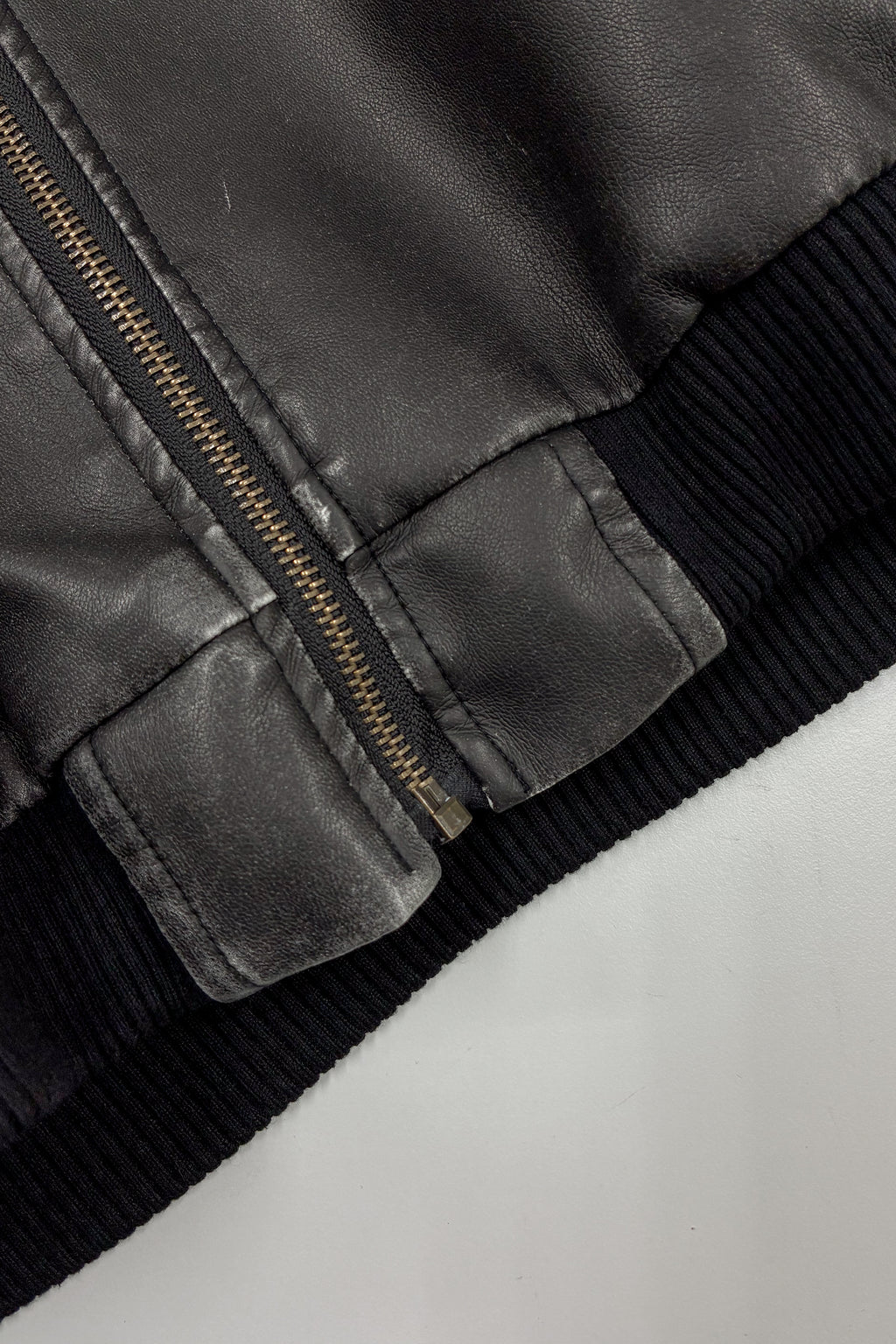 レザーフーディジャケット